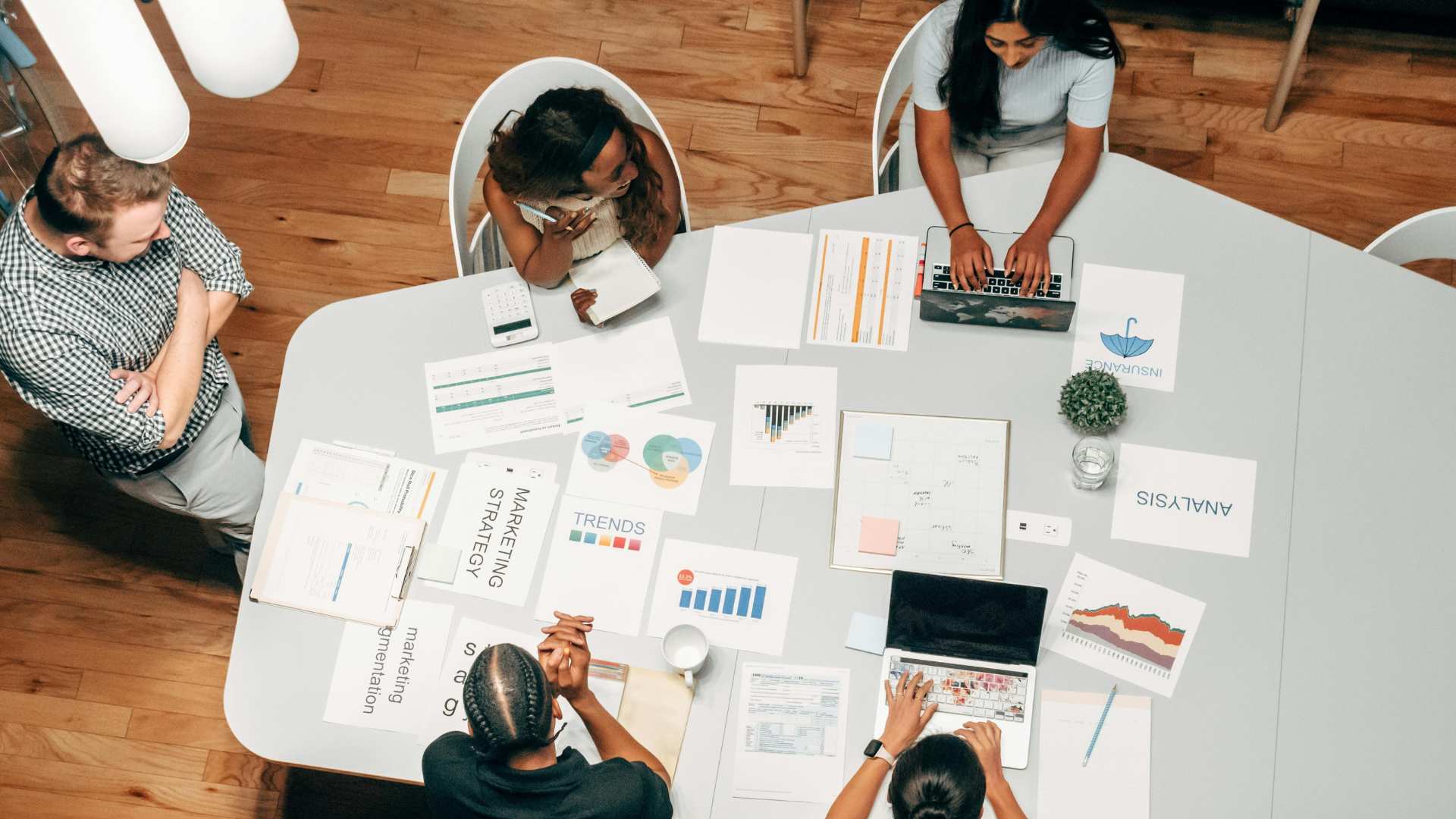 AI SEO agency using machine learning tools to analyze data, improve rankings, and drive higher website traffic